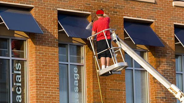 Commercial window cleaning in CA