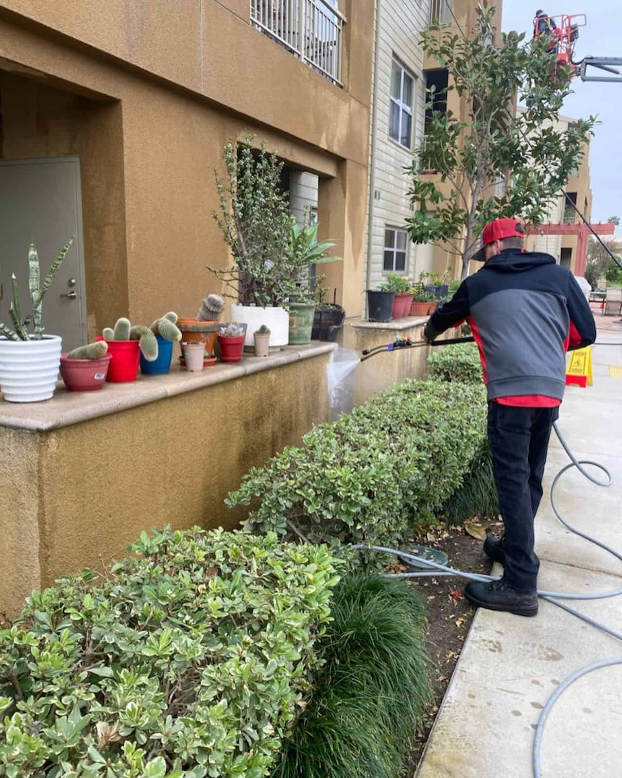 Cleaning the windows of a home in Southern California